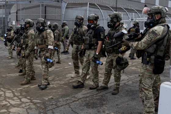 La administración Trump acelera la expansión de centros para migrantes detenidos