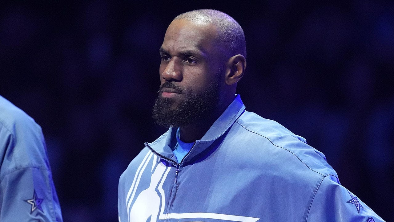 Los 76ers oficializaron la llegada de LeBron James y su impacto ya se siente en Filadelfia