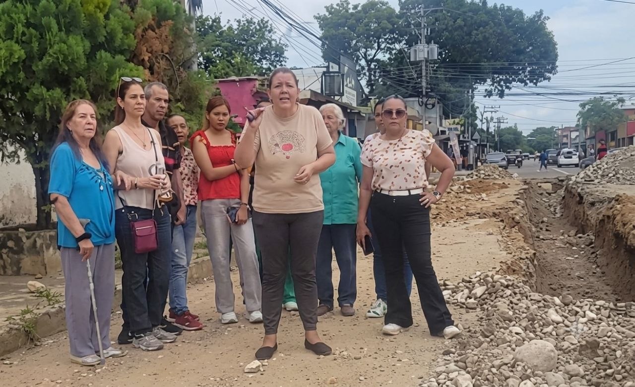 Obra inconclusa dejó intransitable la calle Aranjuez de Barinas