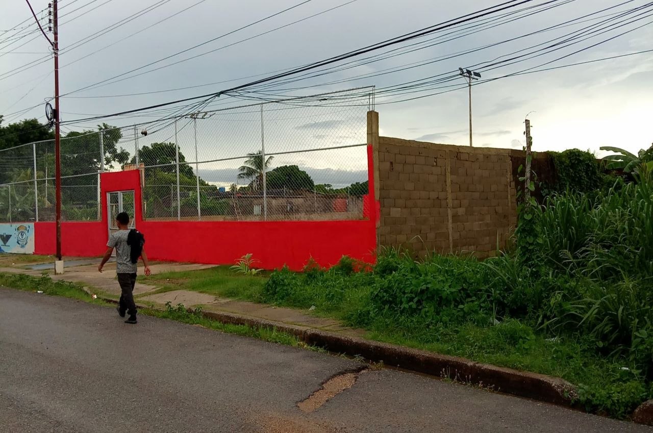 Denuncian paralización de reparación de cancha en Maturín tras un año de haber recibido nueve mil dólares