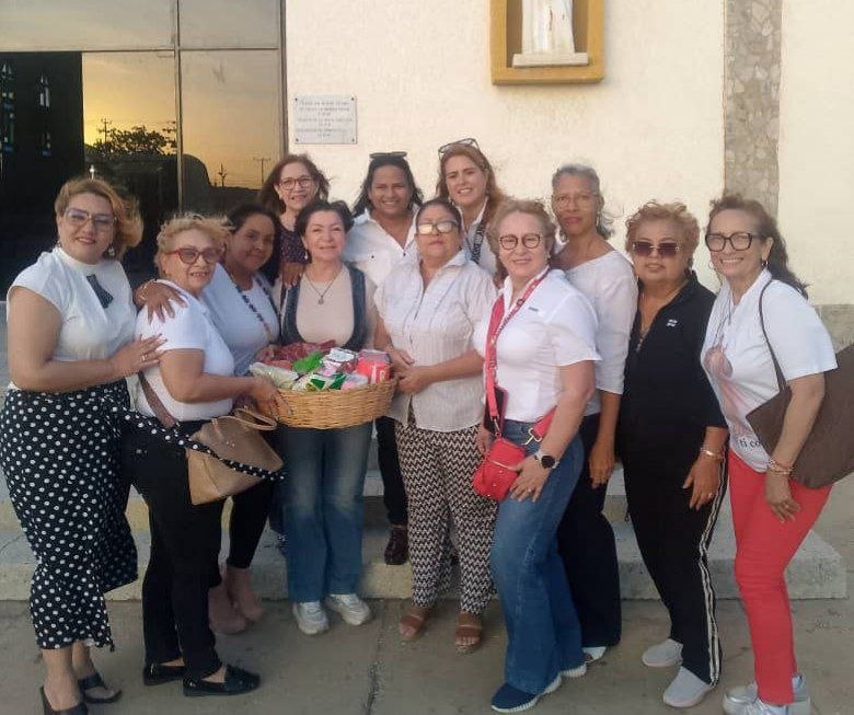 Mujeres de la Plataforma Unitaria participaron en una misa para orar por las víctimas de los terremotos
