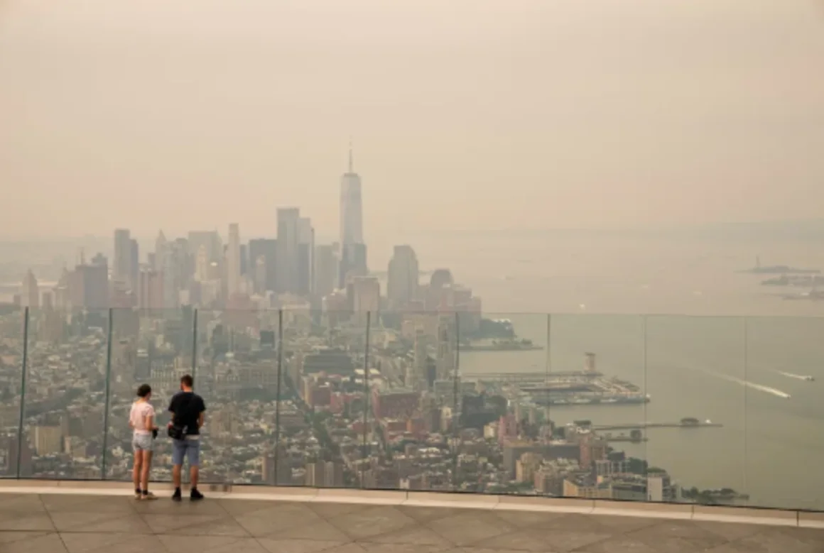 Tormentas e inundaciones repentinas golpean Nueva York tras días de humo denso y calor sofocante