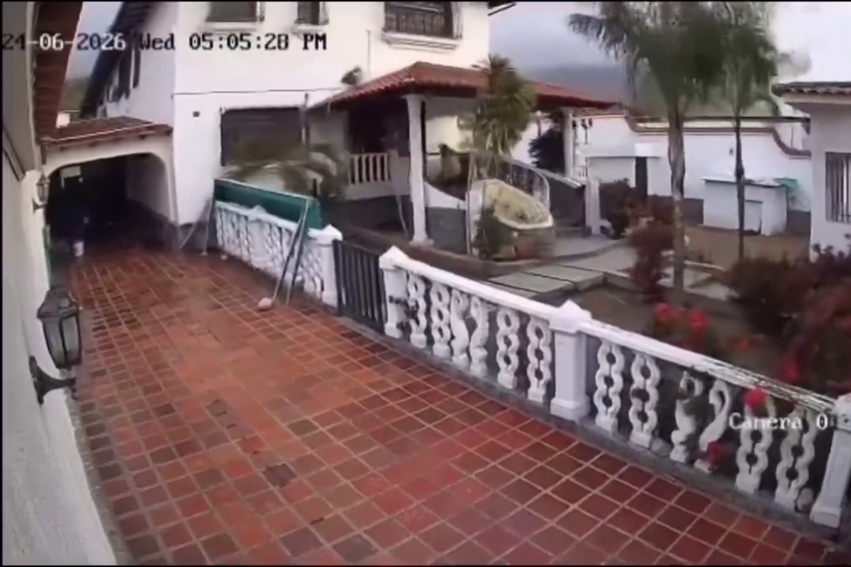 Cámaras captaron la violencia del doble terremoto en una vivienda de La Guaira (VIDEO)