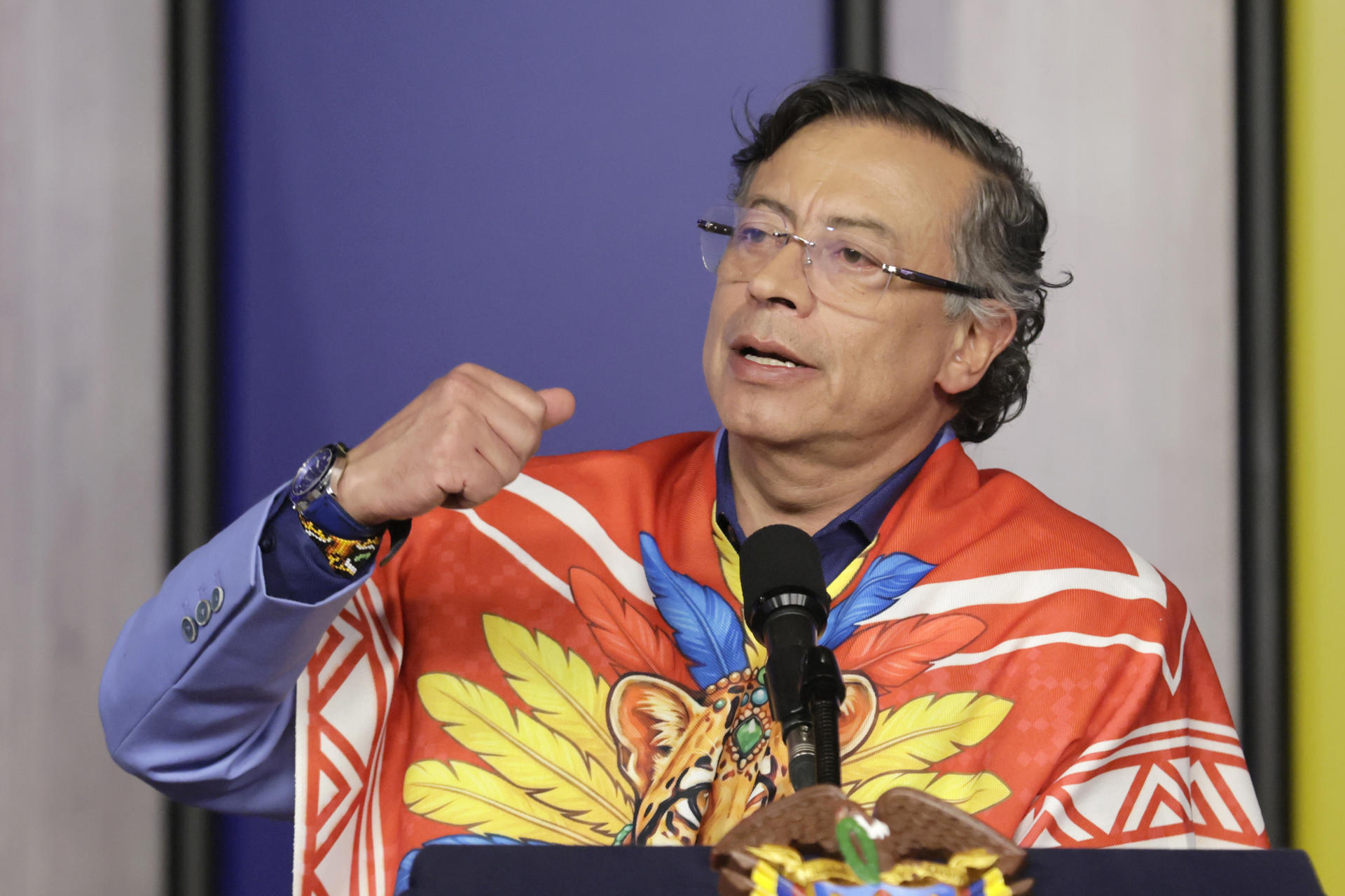Gustavo Petro puso "el grito en el cielo" tras la detención de la correísta Luisa González