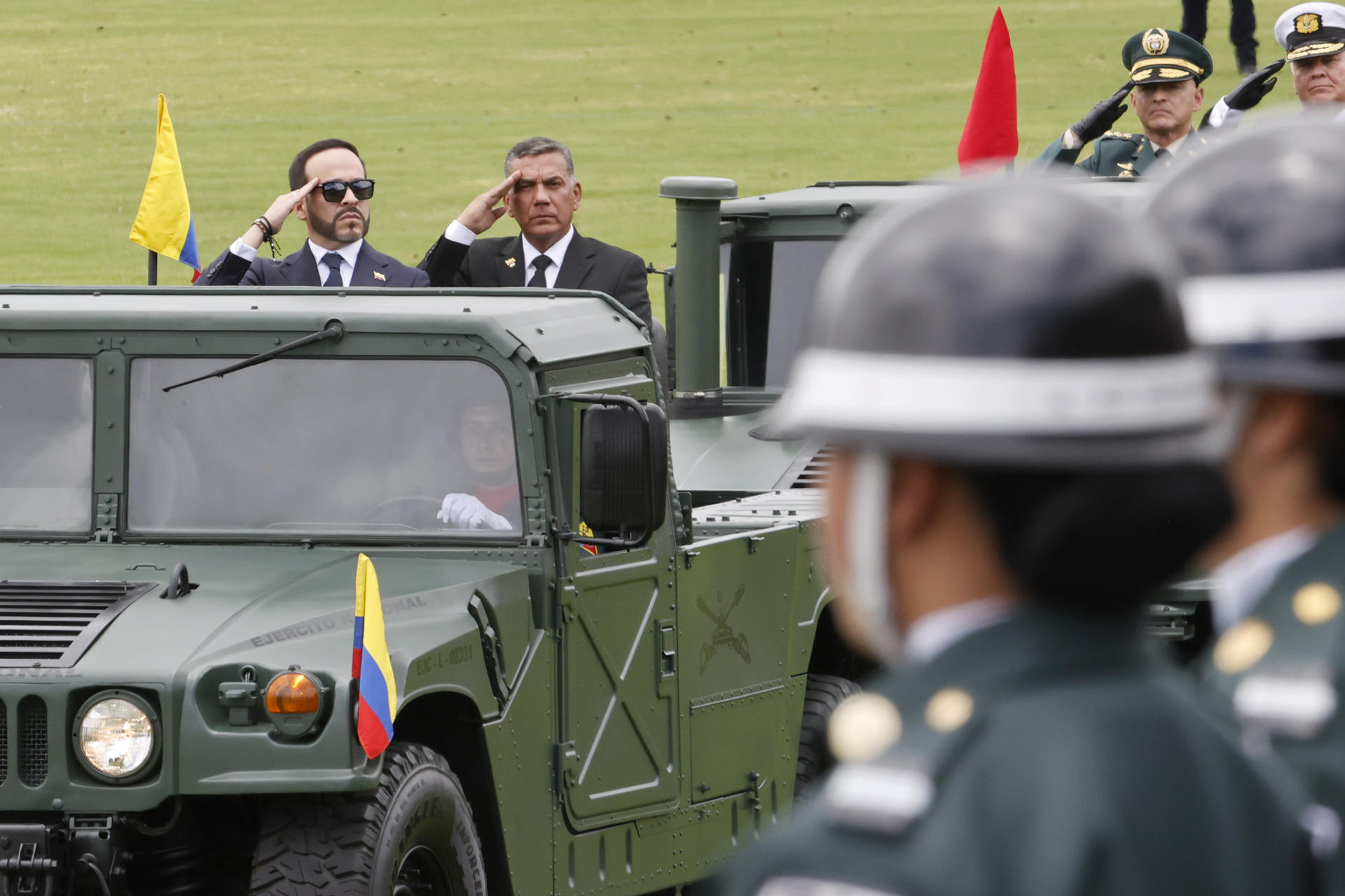 De la Espriella desmontó tres mesas de la "Paz Total" de Petro y revocó reconocimientos a grupos armados