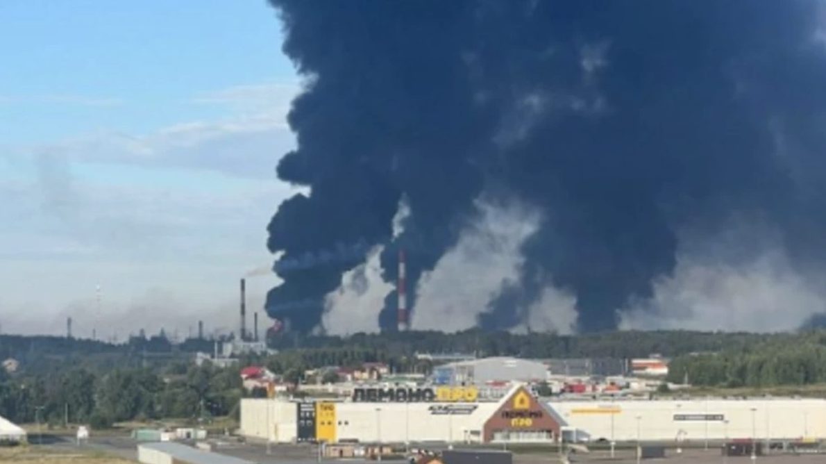 Kiev dañó refinería a 250 kilómetros de Moscú en ataque récord con más de 600 drones (VIDEO)