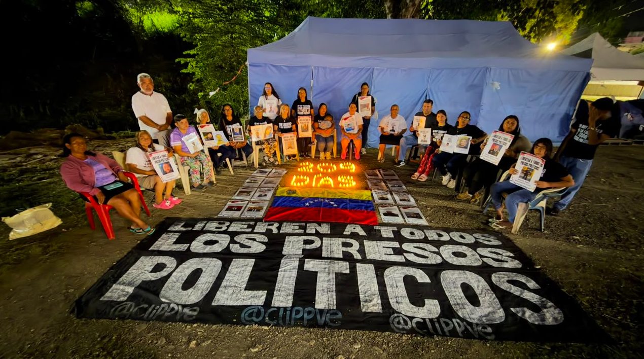 Familiares de presos políticos sostuvieron nueva vigilia frente a El Rodeo I