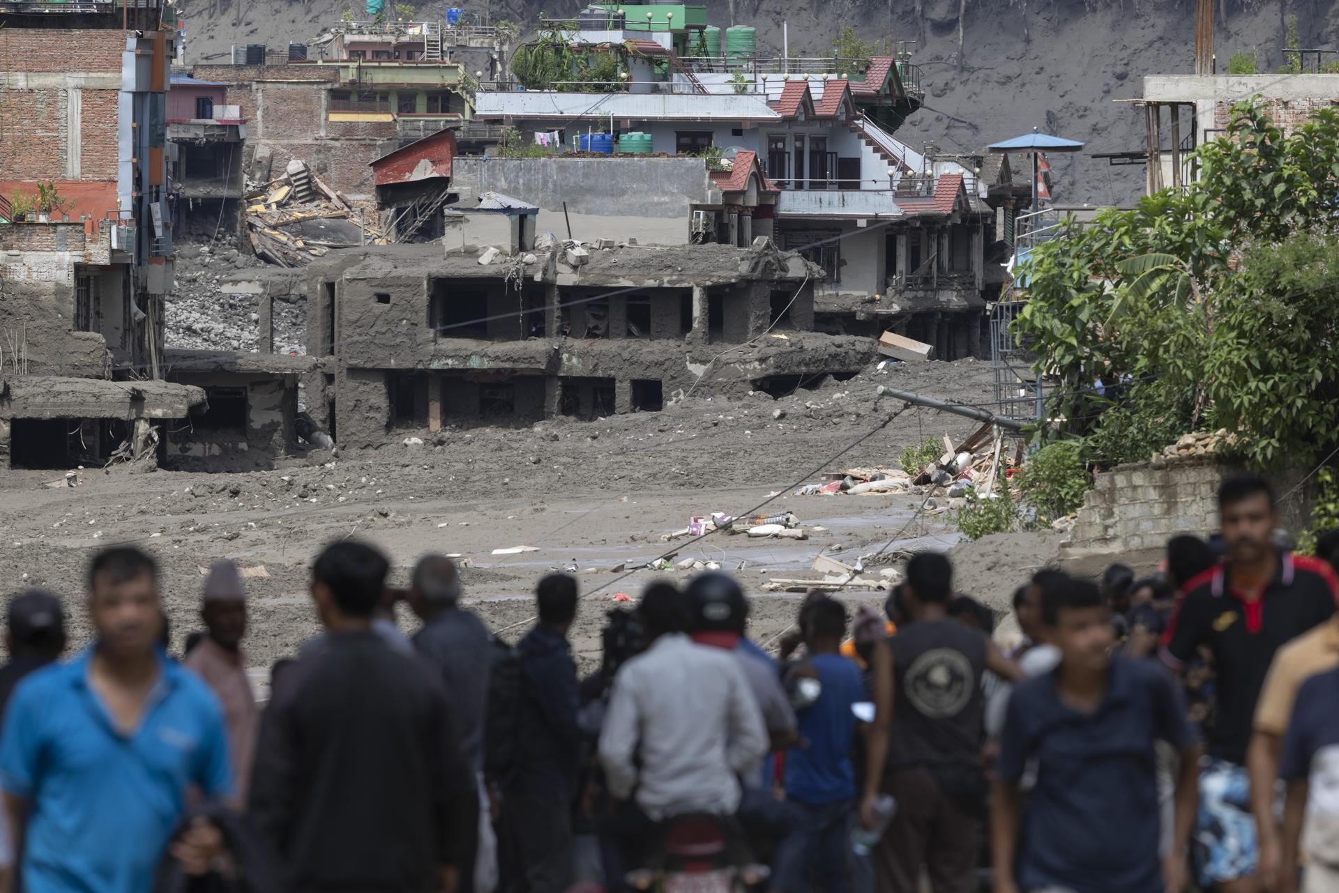Riada en Nepal: qué es este fenómeno y por qué un solo golpe de agua puede arrasar pueblos enteros