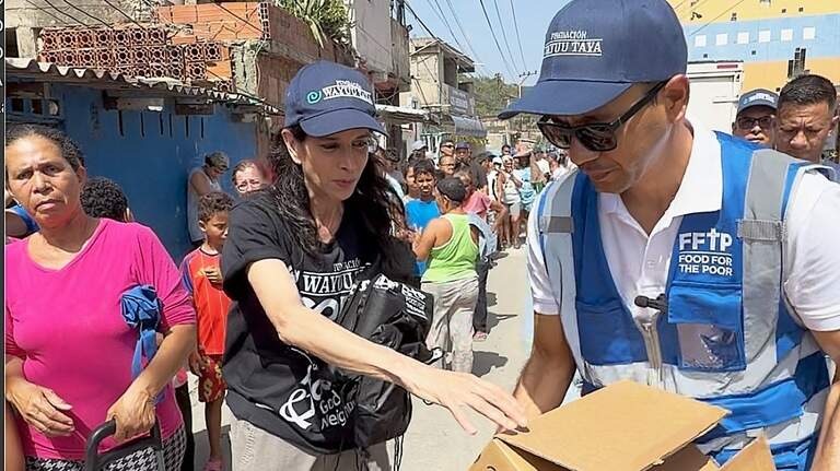 La ayuda que sigue llegando a Venezuela desde Florida un mes después de los terremotos
