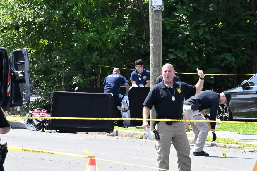 Fin de semana sangriento: Un muerto y cuatro heridos en un tiroteo masivo en Connecticut