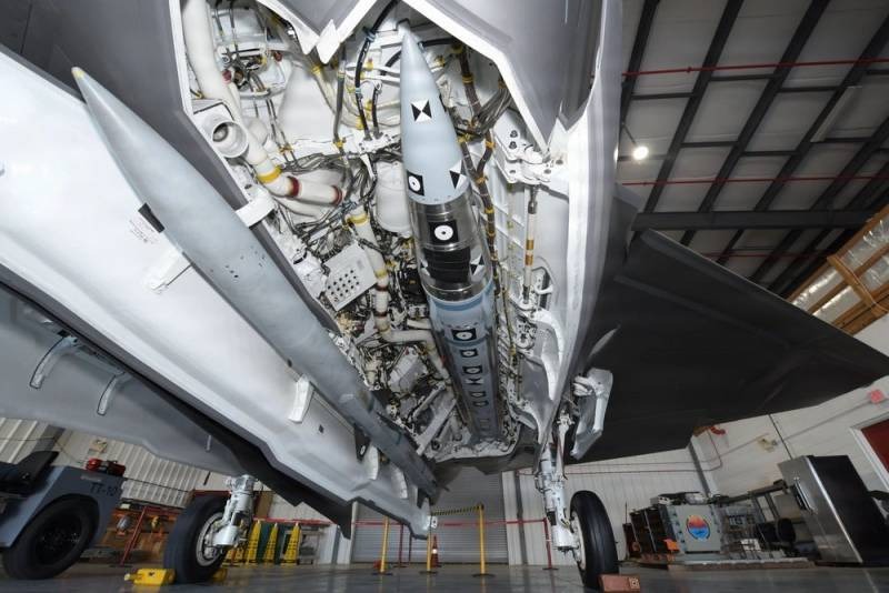 El arma que la Marina de EEUU mantuvo parcialmente en secreto y ahora aparece junto al F-35