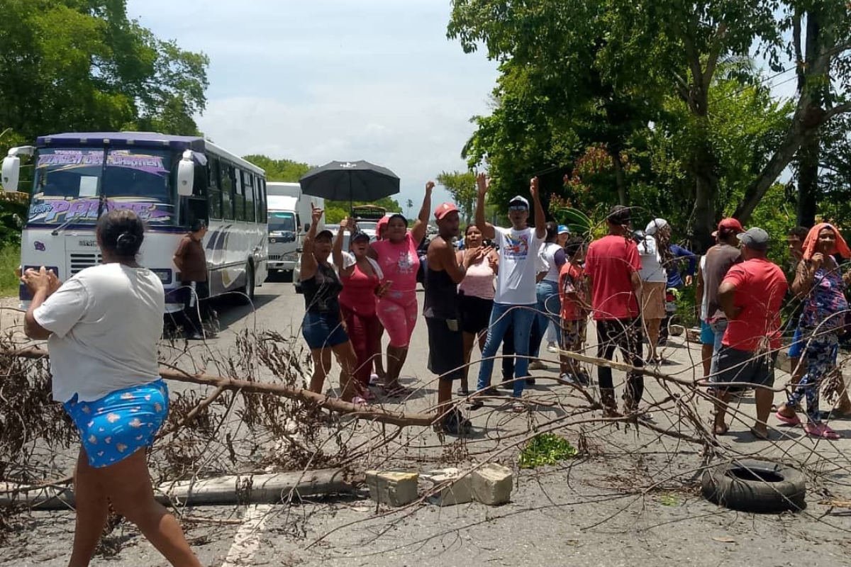 Trancan la carretera Morón-Coro: Pobladores de la costa no reciben agua desde que ocurrieron los sismos