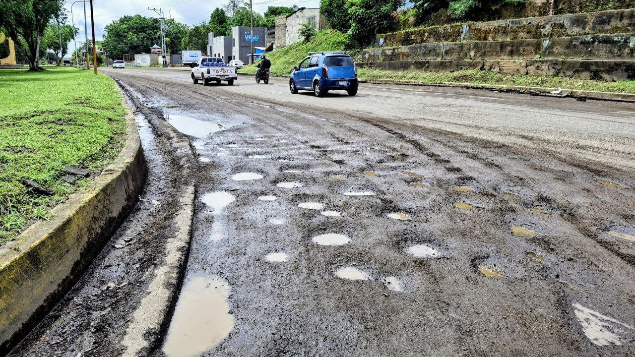 Vente Maturín tilda de “maquillaje vial” los planes de bacheo en la ciudad