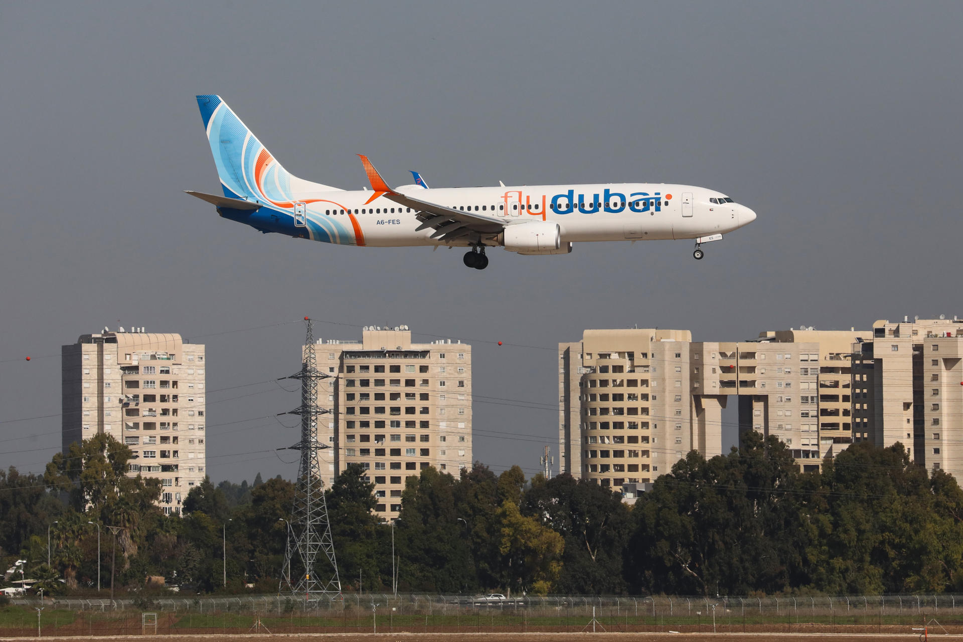 Netanyahu apunta a que uno de los pilotos intentó estrellar el avión de FlyDubai