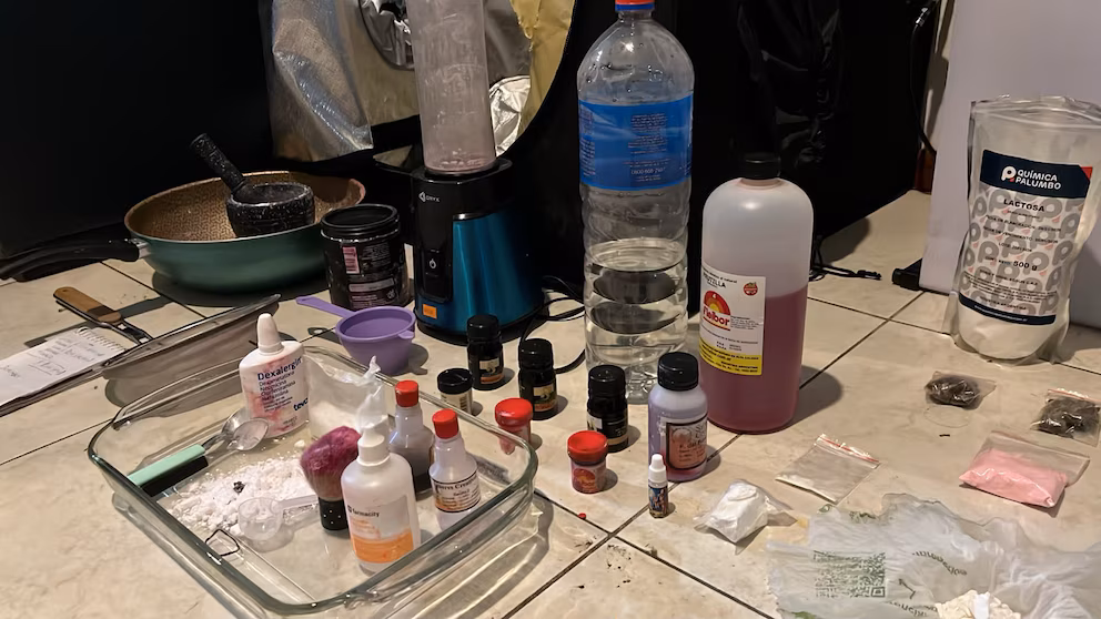 Cocaína, tusi y ketamina: desmantelaron una cocina de drogas sintéticas de un venezolano en Argentina