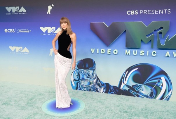 Taylor Swift, la más premiada de la historia de los VMAs y Madonna, artista del año
