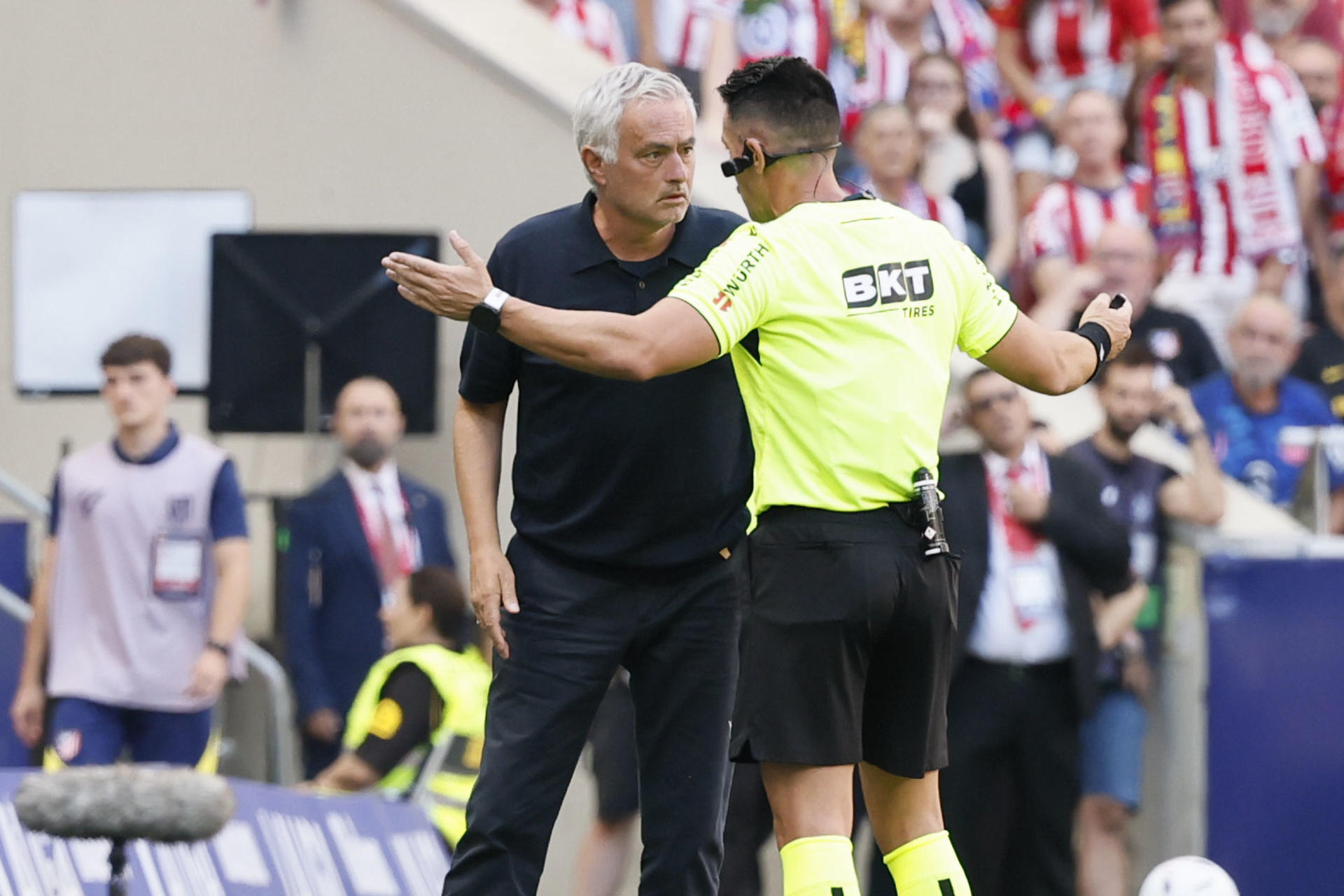La arremetida de Mourinho contra los árbitros tras perder el derbi ante Atlético de Madrid