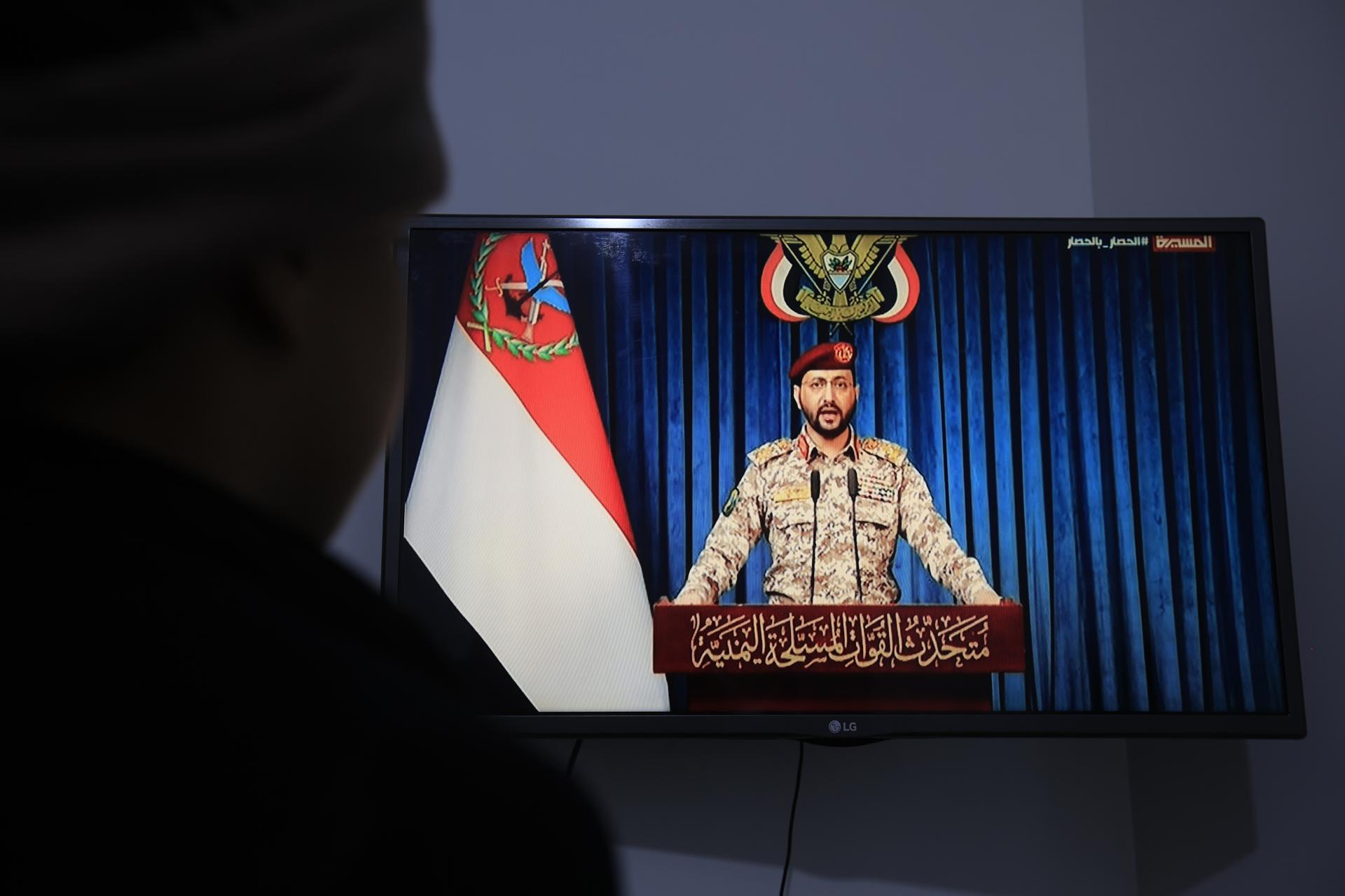 Los hutíes atacaron objetivos militares en la capital de Arabia Saudita y las instalaciones de Aramco (Videos)