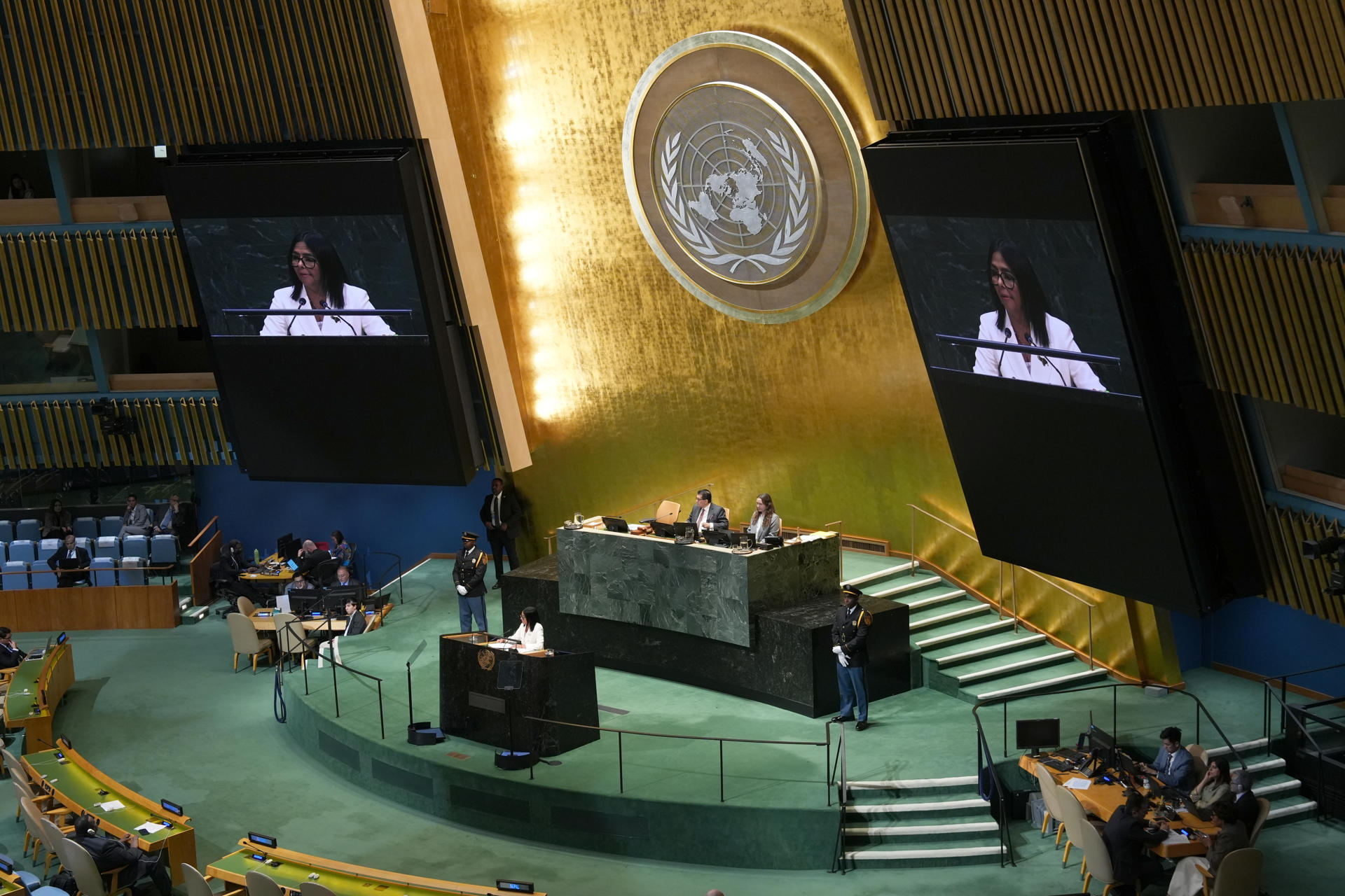 Ni porque se vista de seda: el discurso de Delcy en la ONU tuvo más asientos vacíos que verdades (FOTOS)