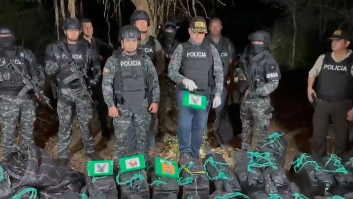 Policía ecuatoriana elevó a 2,9 toneladas la cantidad de cocaína incautada durante el toque de queda