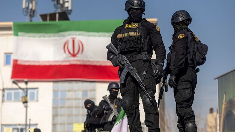 Policía de Irán amenazó que tiene "el dedo en el gatillo" ante posibles protestas