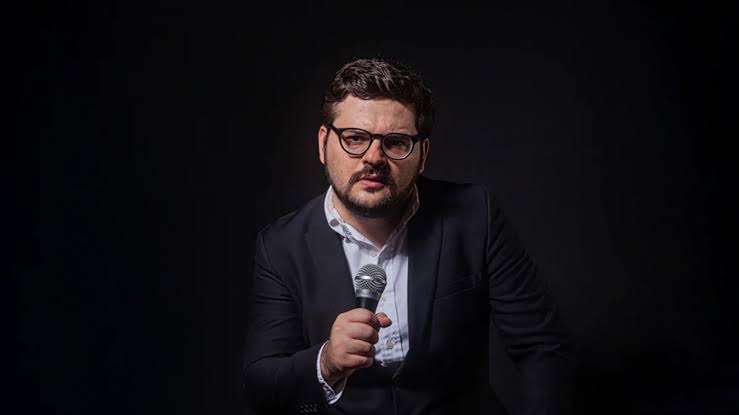 Parodia del comediante Ricardo Del Búfalo expone las paradojas de la mesa de diálogo