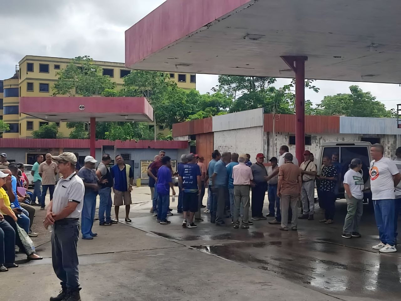 Usuarios en Maturín rechazan dolarización de gasolineras sin previo aviso