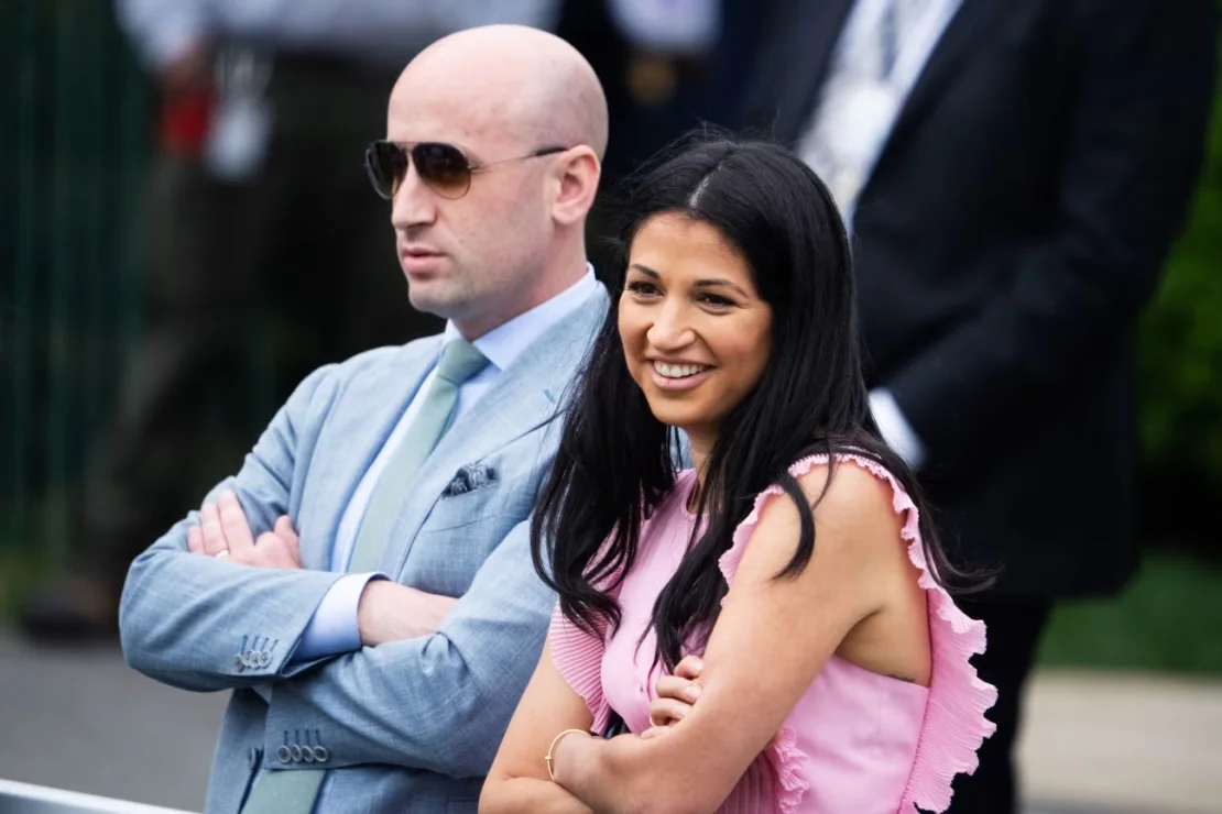 Dos altos funcionarios del FBI perdieron sus cargos por llamadas de acoso a la esposa de Stephen Miller