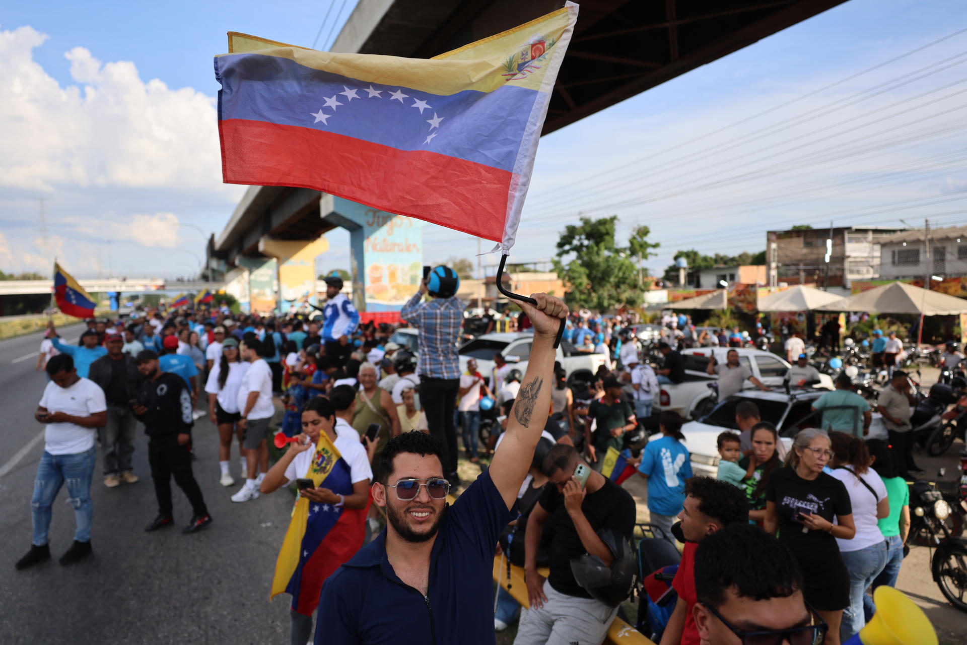 EN IMÁGENES: Miles se congregaron en Maracay para recibir masivamente a María Corina Machado