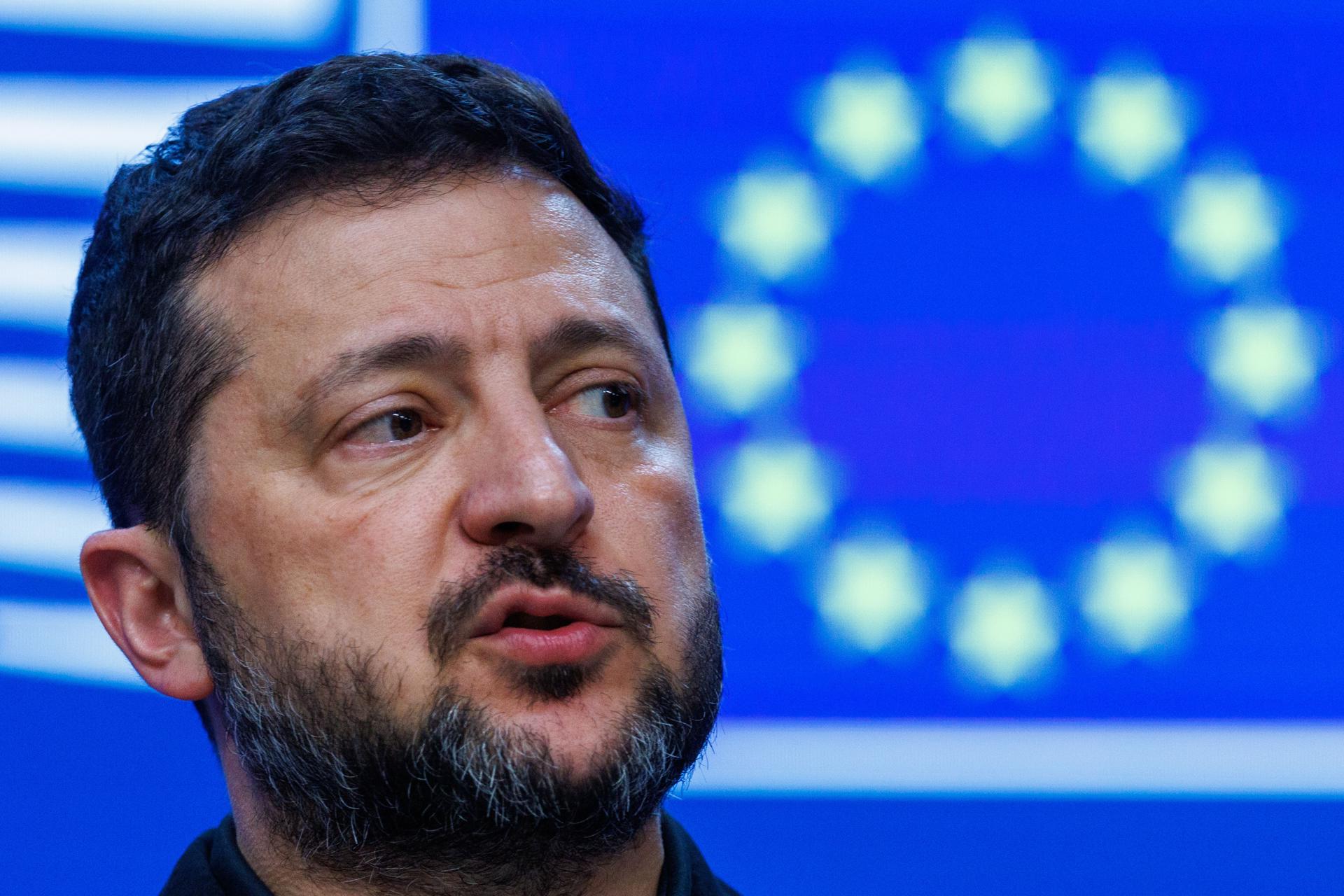 Zelenski aseguró que las restricciones a Starlink en Ucrania "es una operación deliberada"