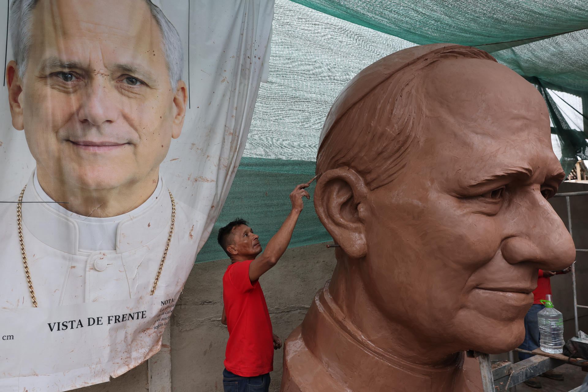 La estatua más grande del mundo en honor al papa León XIV toma forma en Perú (Fotos)