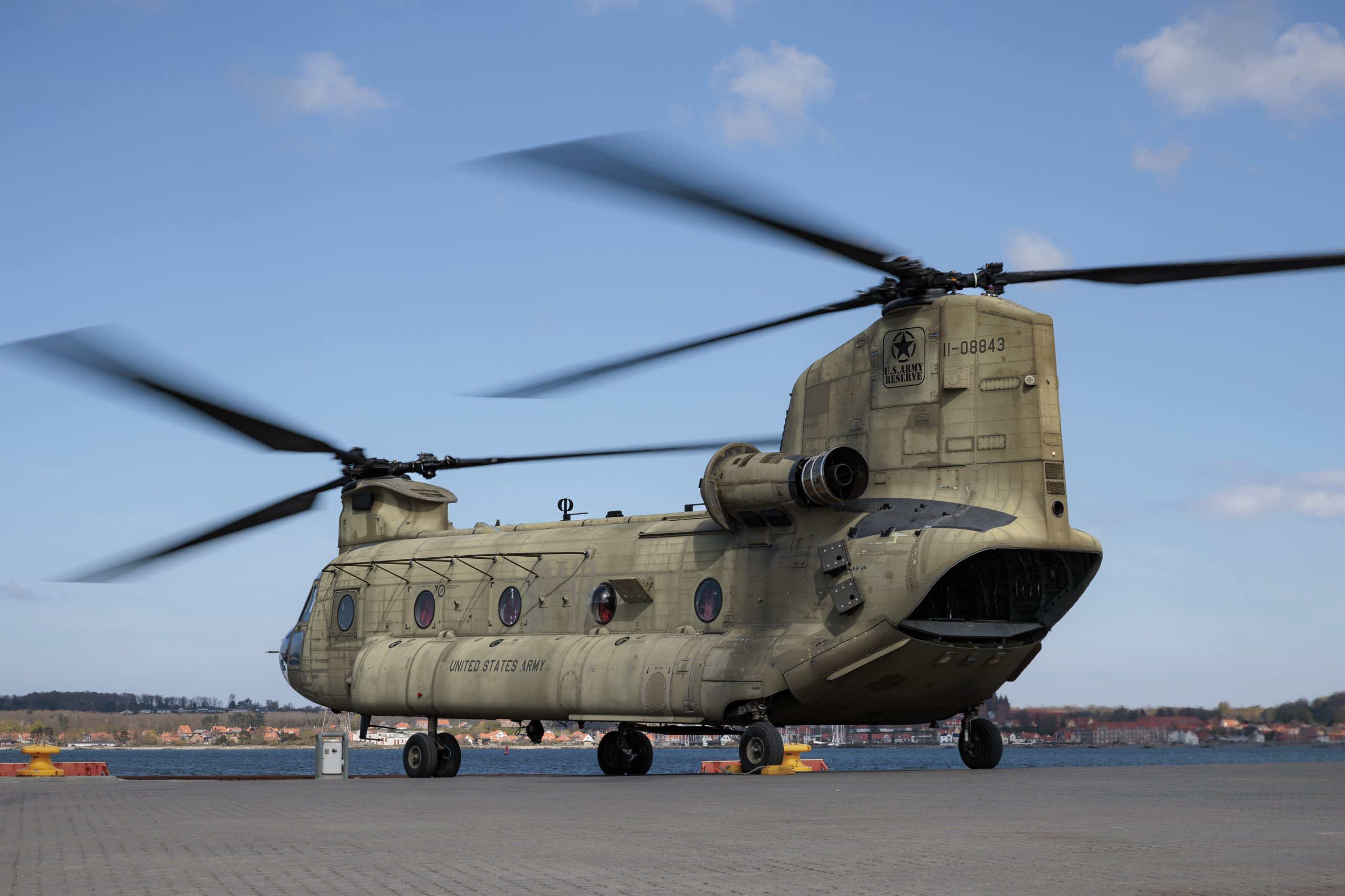 Dramático VIDEO: helicóptero Chinook giró sin control hasta estrellarse en un accidente mortal