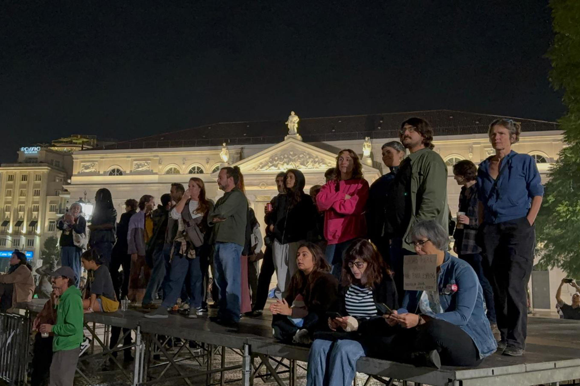 Al menos 55 detenidos tras el desalojo de manifestantes que protestaban por viviendas en Lisboa