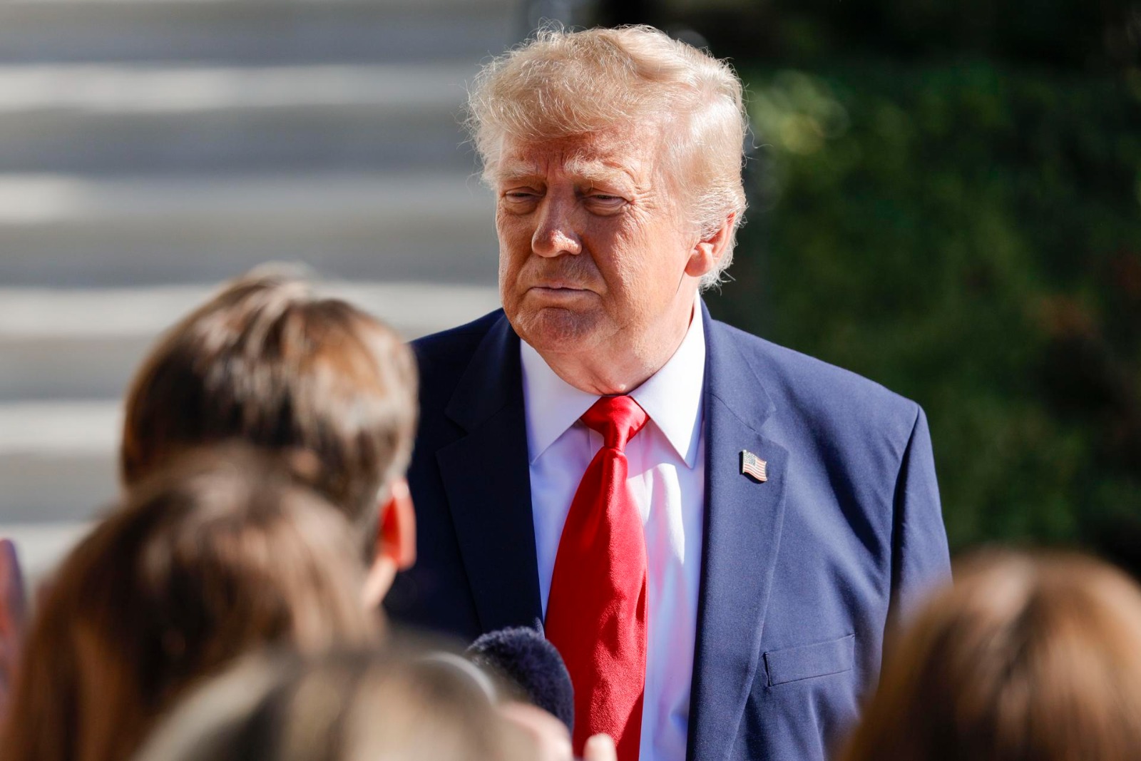 La fecha límite que una jueza impuso a Trump en su batalla legal contra la BBC