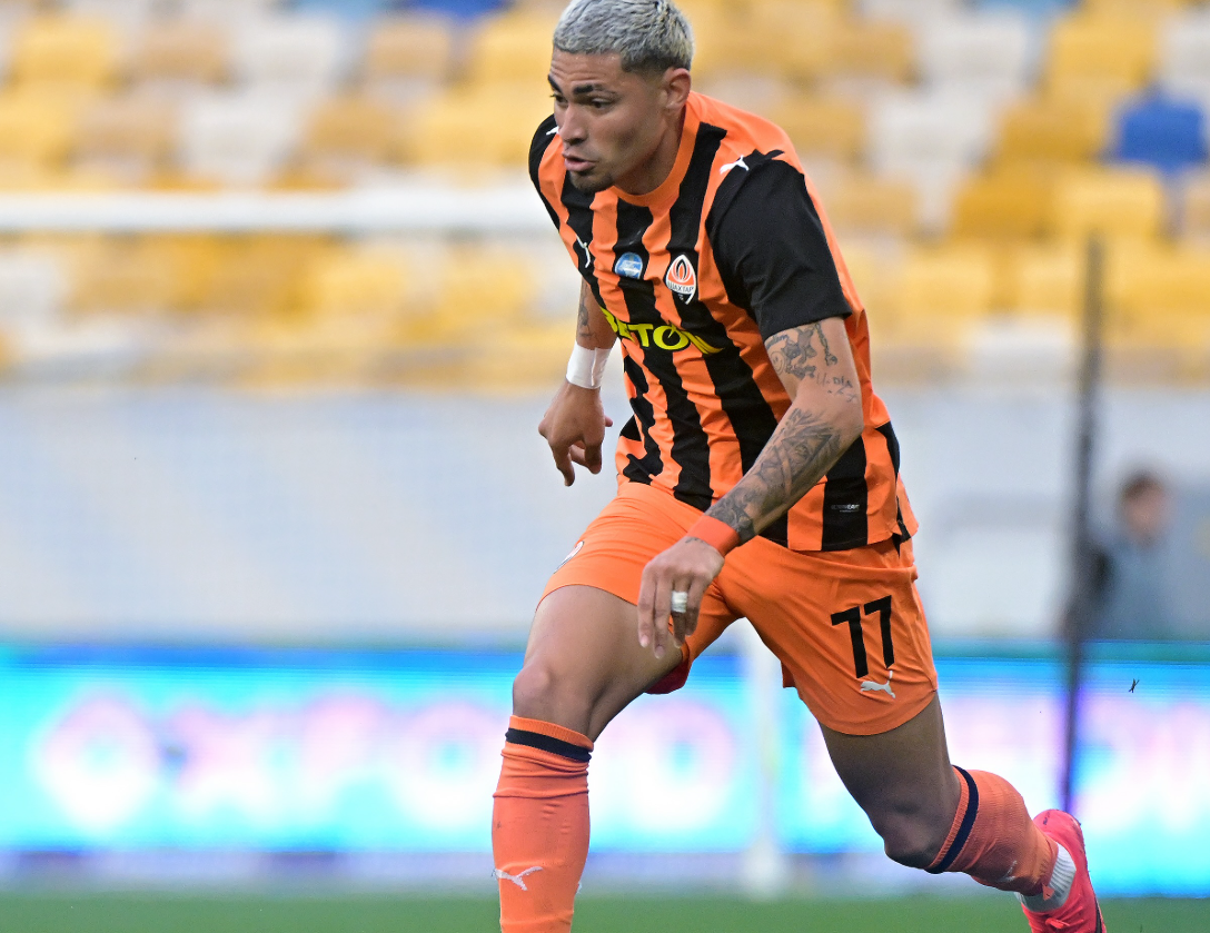 Gleiker Mendoza volvió a protagonizar otra noche soñada con gol en Champions