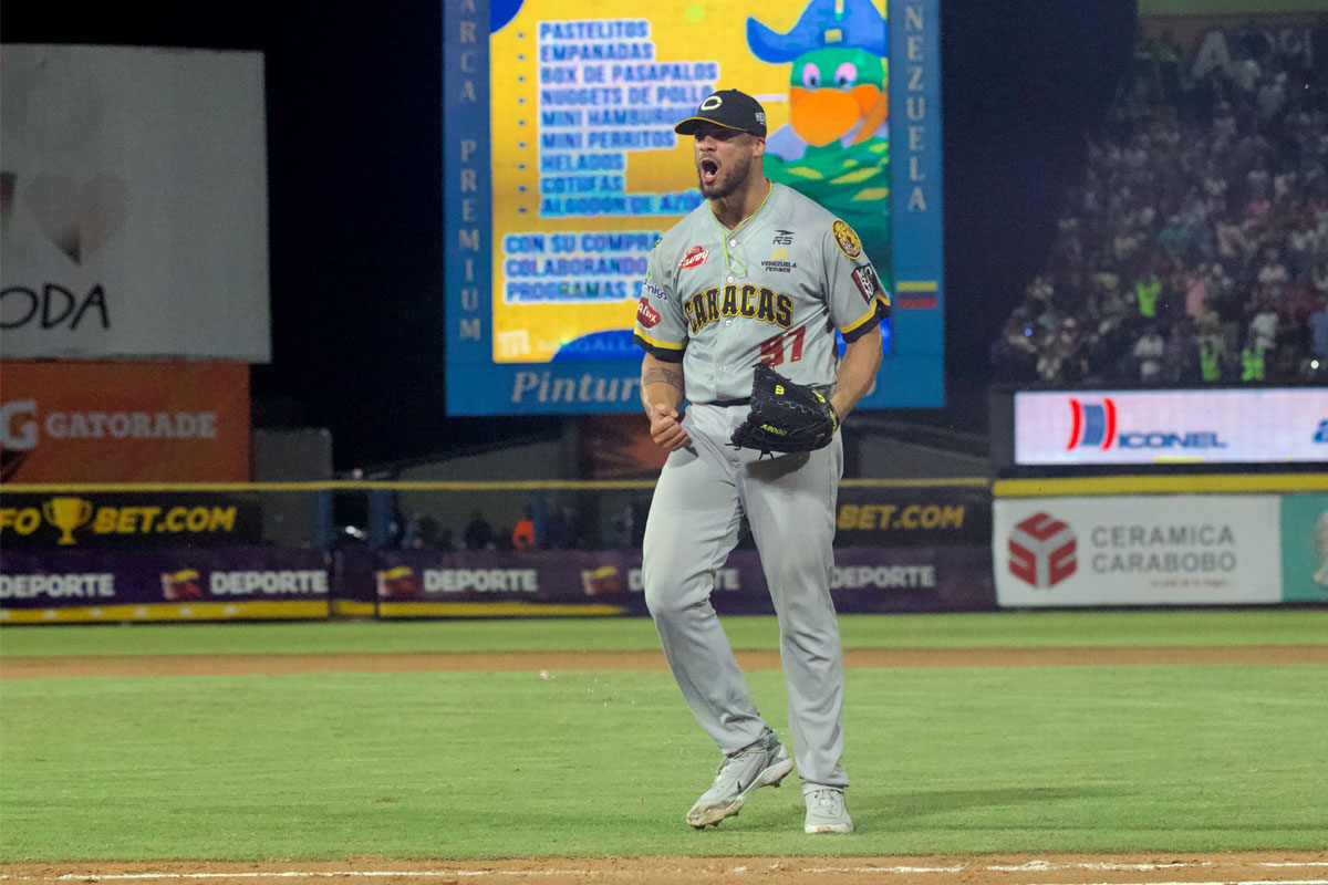 Leones curó sus males en el bullpen y barrió al Magallanes
