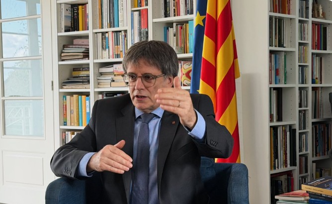 Supremo deja sin efecto orden de detención de Puigdemont, ya puede regresar a España