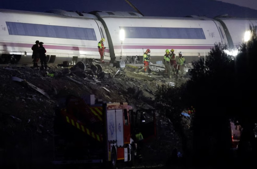 Los 17 minutos y 25 kilómetros que condujeron a una tragedia evitable y que un operario de Adif tendrá que explicar