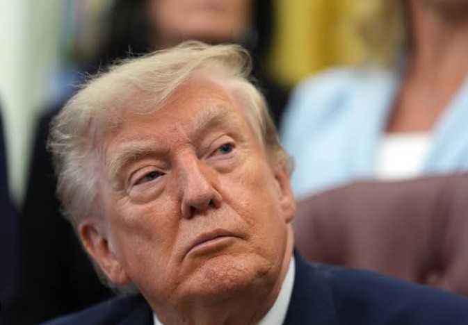 Trump arremete contra Fox, su cadena favorita, y la acusa de cubrir más a los demócratas