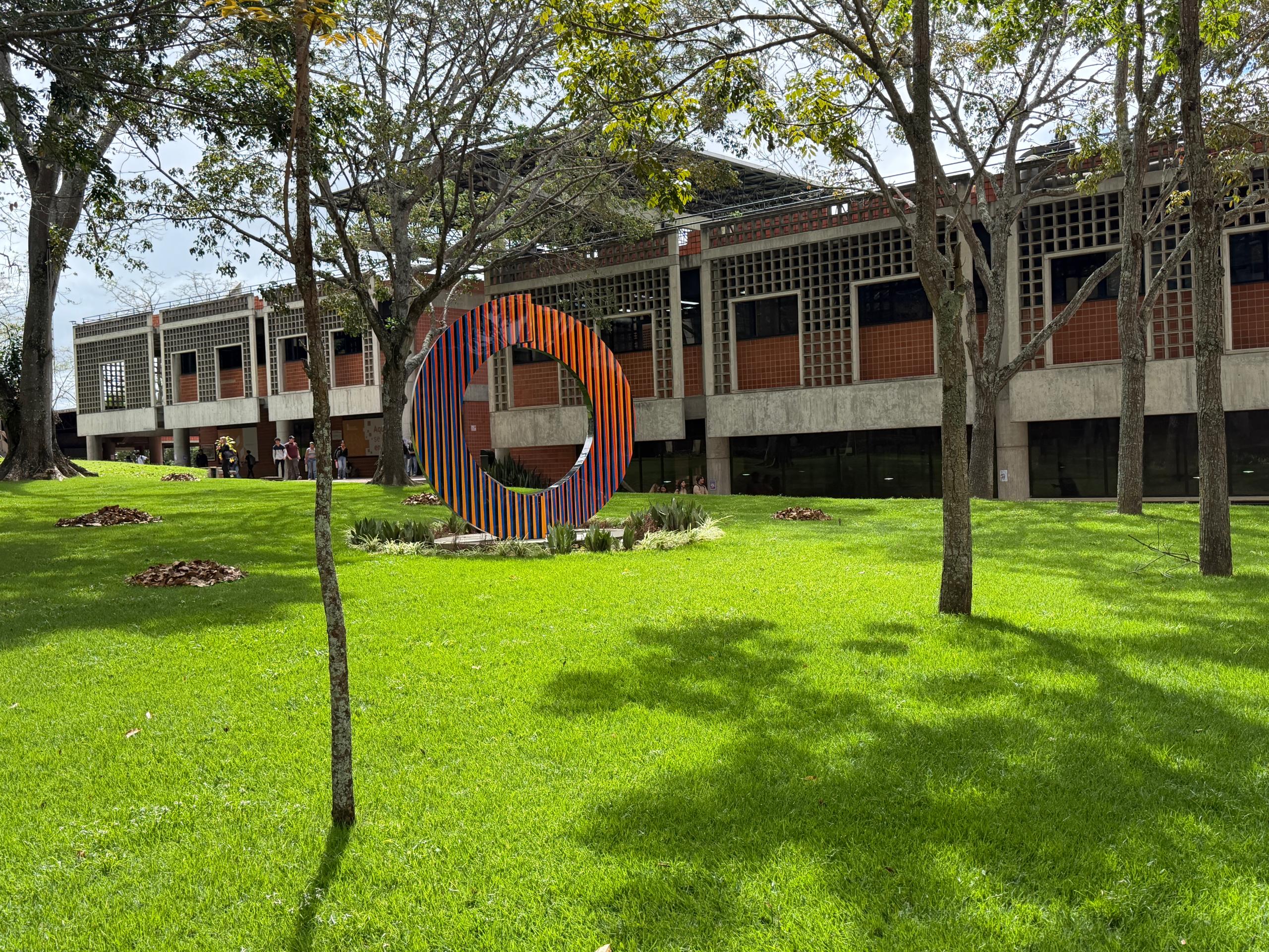 Unimet apuesta por la eficiencia energética y la educación ambiental frente al cambio climático