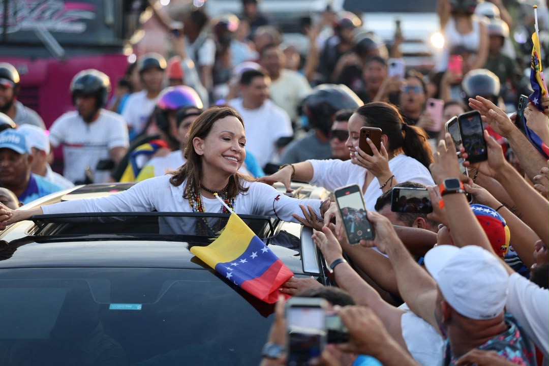 Ciudadanos de Morón, estado Carabobo, recibieron a María Corina Machado (VIDEOS)