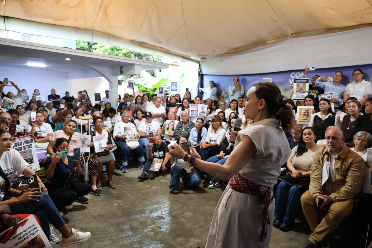 María Corina Machado se reúne con familiares de presos políticos: denuncian torturas y falta de atención médica
