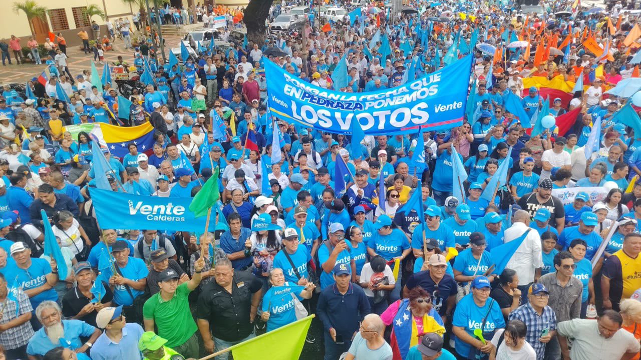 Barinas salió masivamente a exigir presidenciales y el retorno de María Corina Machado (VIDEO)