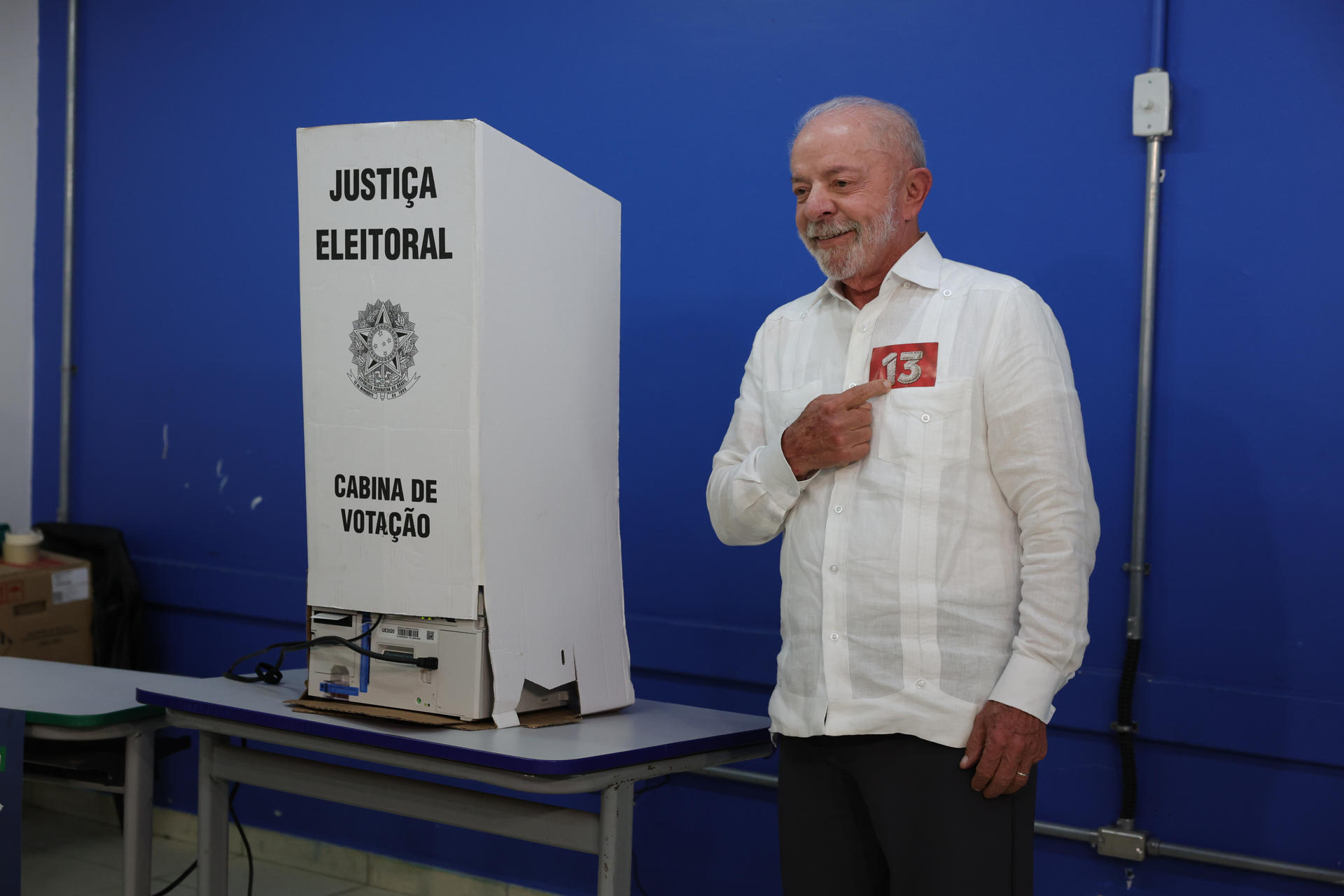 Lula votó y dijo que el pueblo de Brasil salió a la calle a "defender sus conquistas"