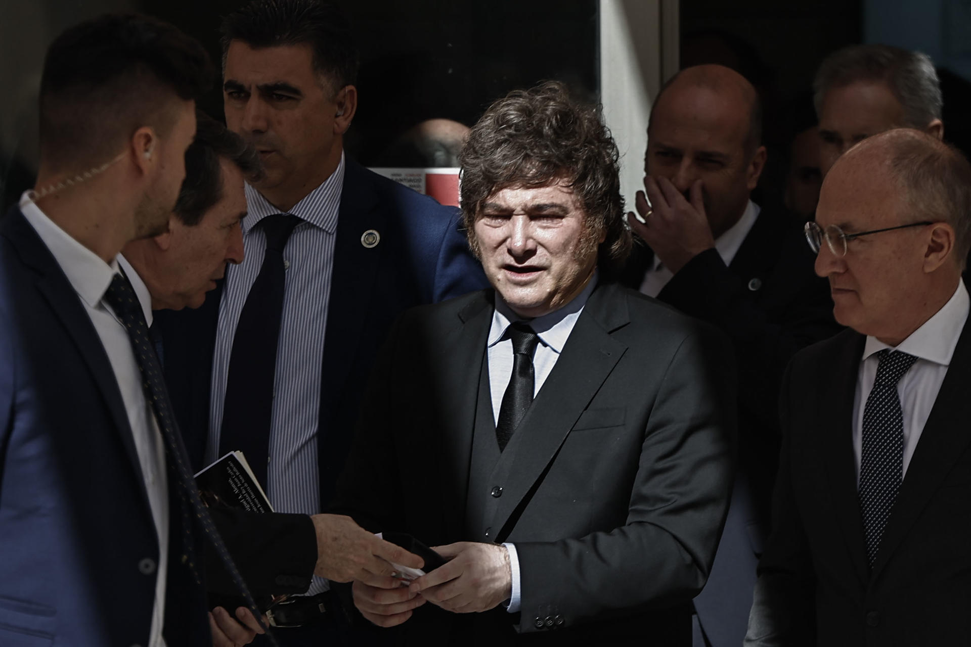 Javier Milei y su hermana Karina fueron sobreseídos en la causa por la polémica criptomoneda $LIBRA
