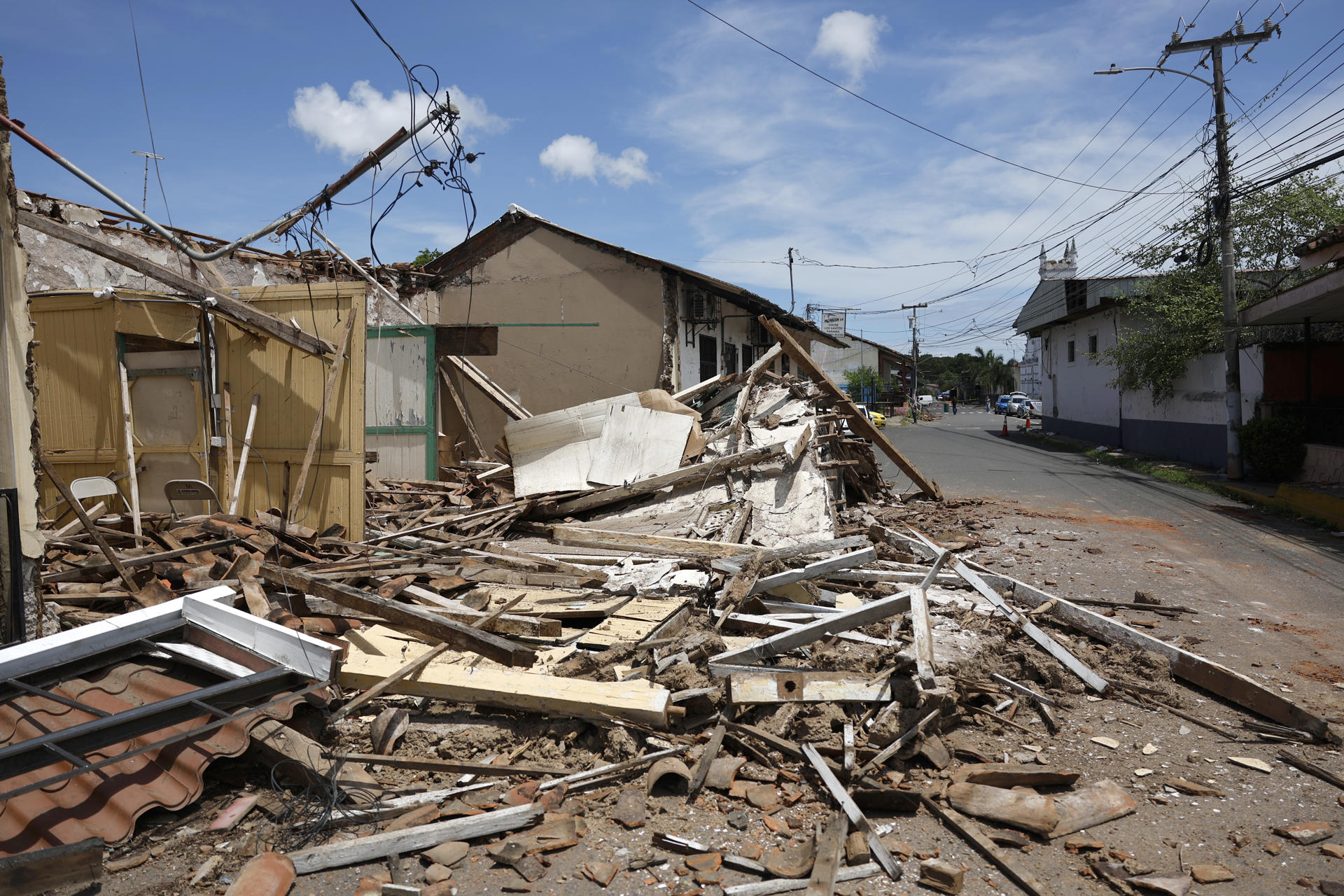 Joven de 22 años está en estado crítico tras sufrir graves lesiones durante el terremoto en Panamá