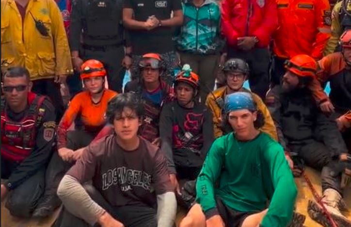 Rescataron a dos jóvenes tras más de 16 horas extraviados en el Parque Nacional Henri Pittier (VIDEO)