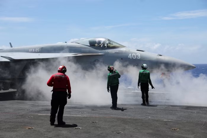 El Pentágono enviará un tercer portaaviones y casi 10 mil soldados más a Medio Oriente