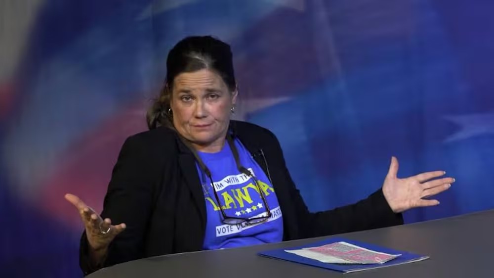 “Tomé unas cervezas”: candidata se hizo VIRAL por decir que los demócratas también tienen armas