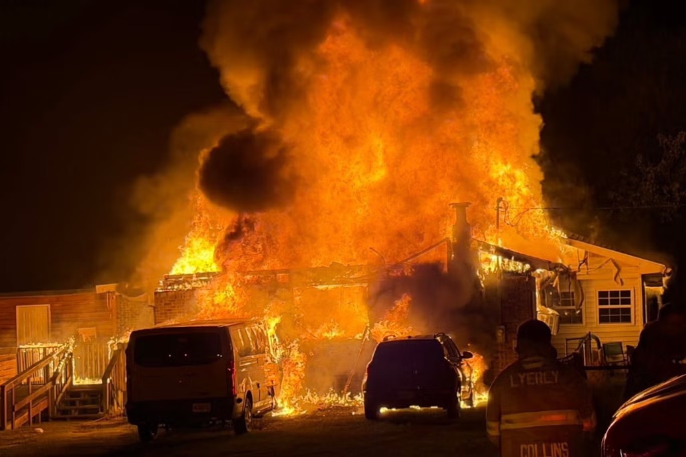 Cómo un giro equivocado llevó a un desconocido a salvar a 14 personas de un incendio en Georgia